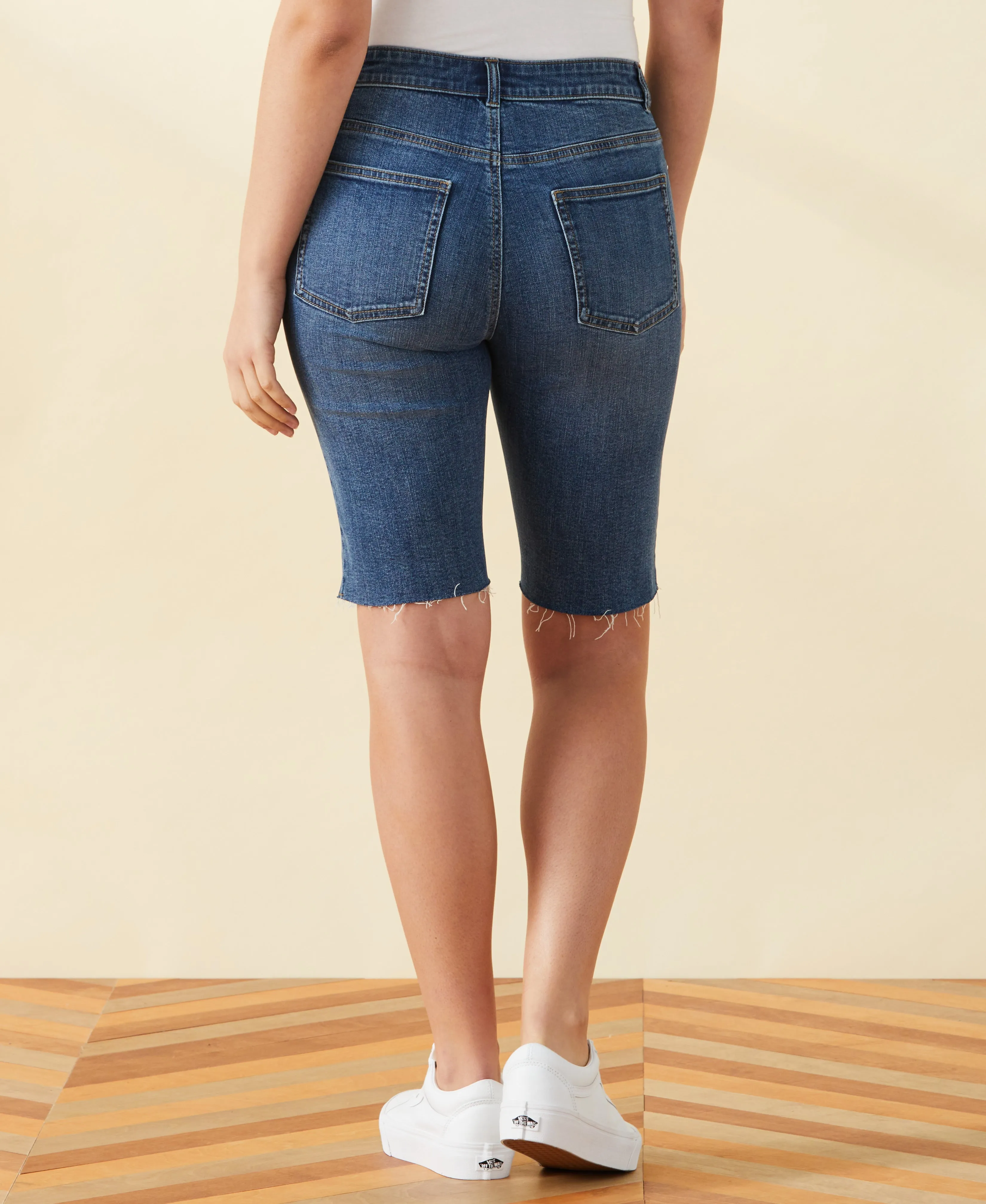 Petite Classic Fit Denim Bermuda Short